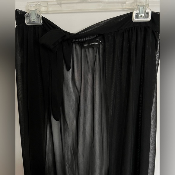 Pretty Little Thing Sarong - Picture 10 of 10